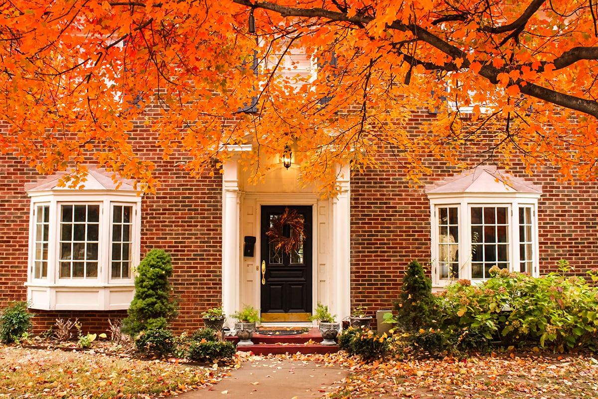 4 Reasons to Consider Buying a Home in the Fall | Olena Feoktistova